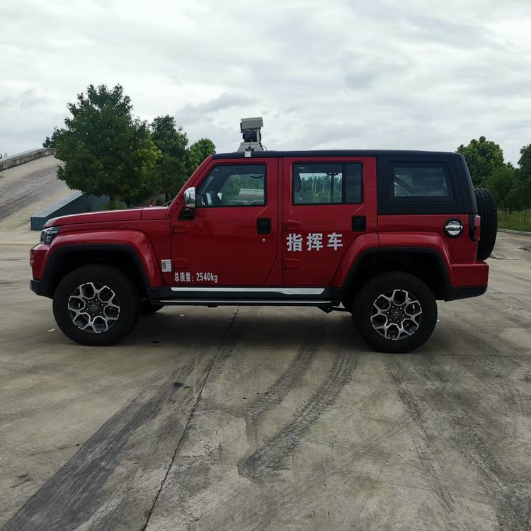 北汽四驅(qū)越野森林消防指揮車